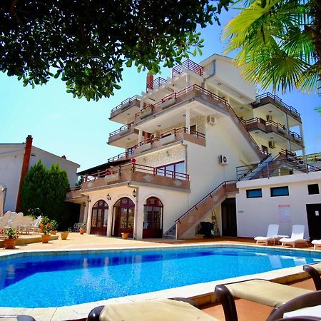 Hotel Kleopatra Улцинь Екстер'єр фото