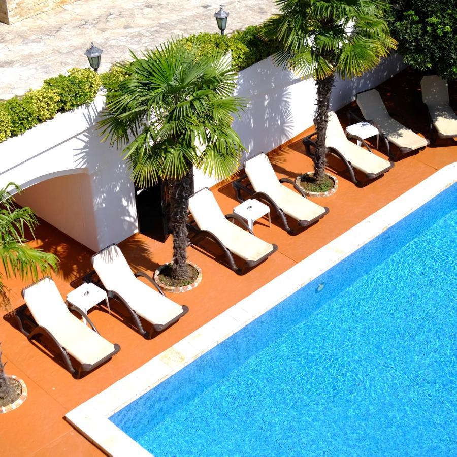 Hotel Kleopatra Улцинь Екстер'єр фото
