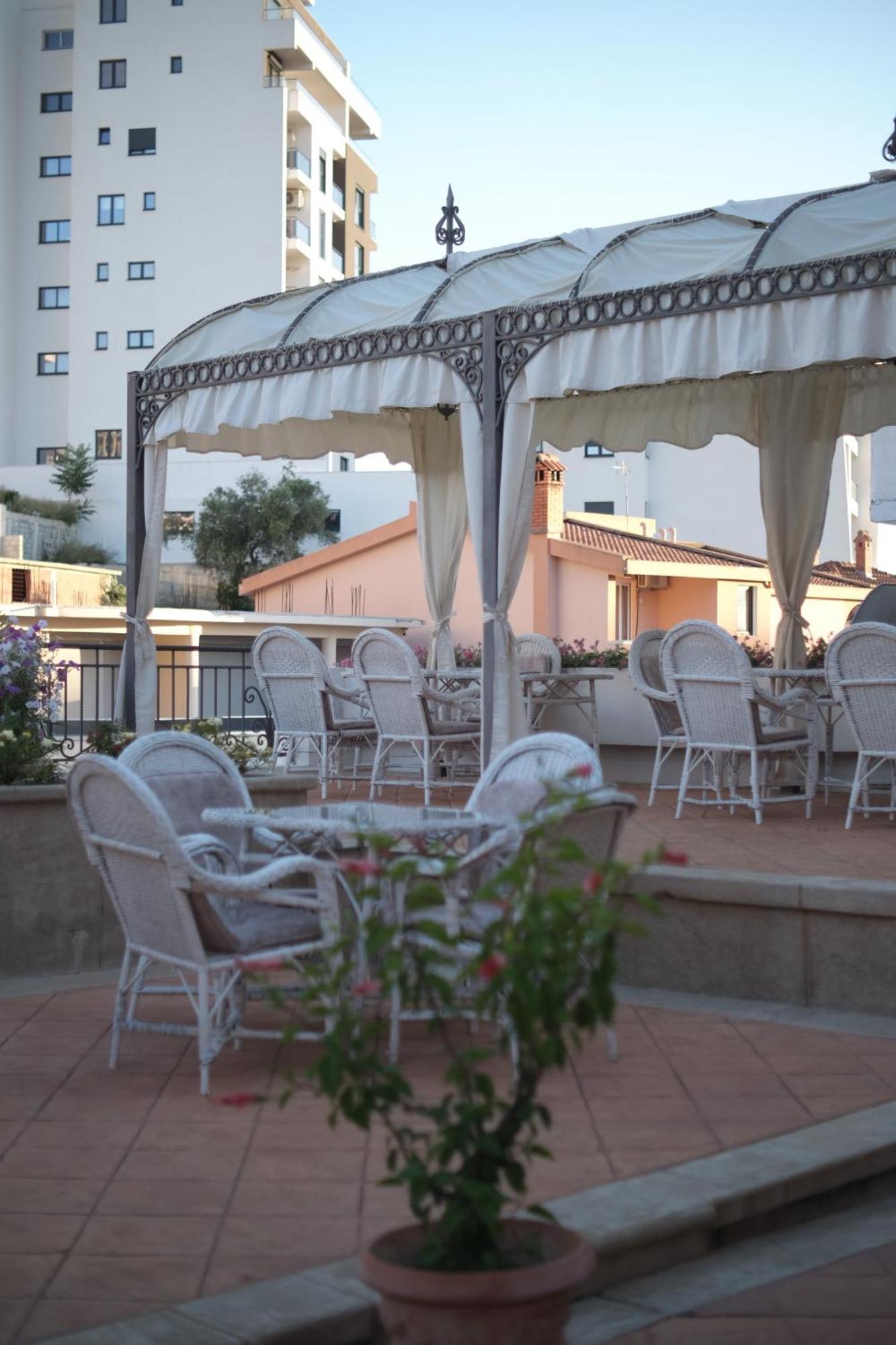 Hotel Kleopatra Улцинь Екстер'єр фото